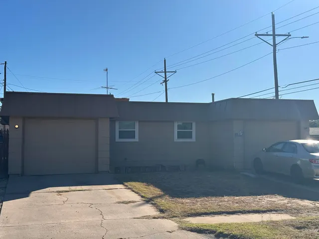Photo 3 — 6511 Sherman Avenue, Lubbock, TX 79412