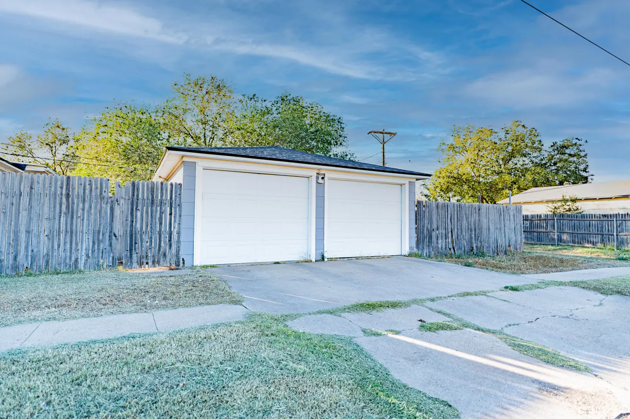 Photo 16 — 4802 36th Street, Lubbock, TX 79414