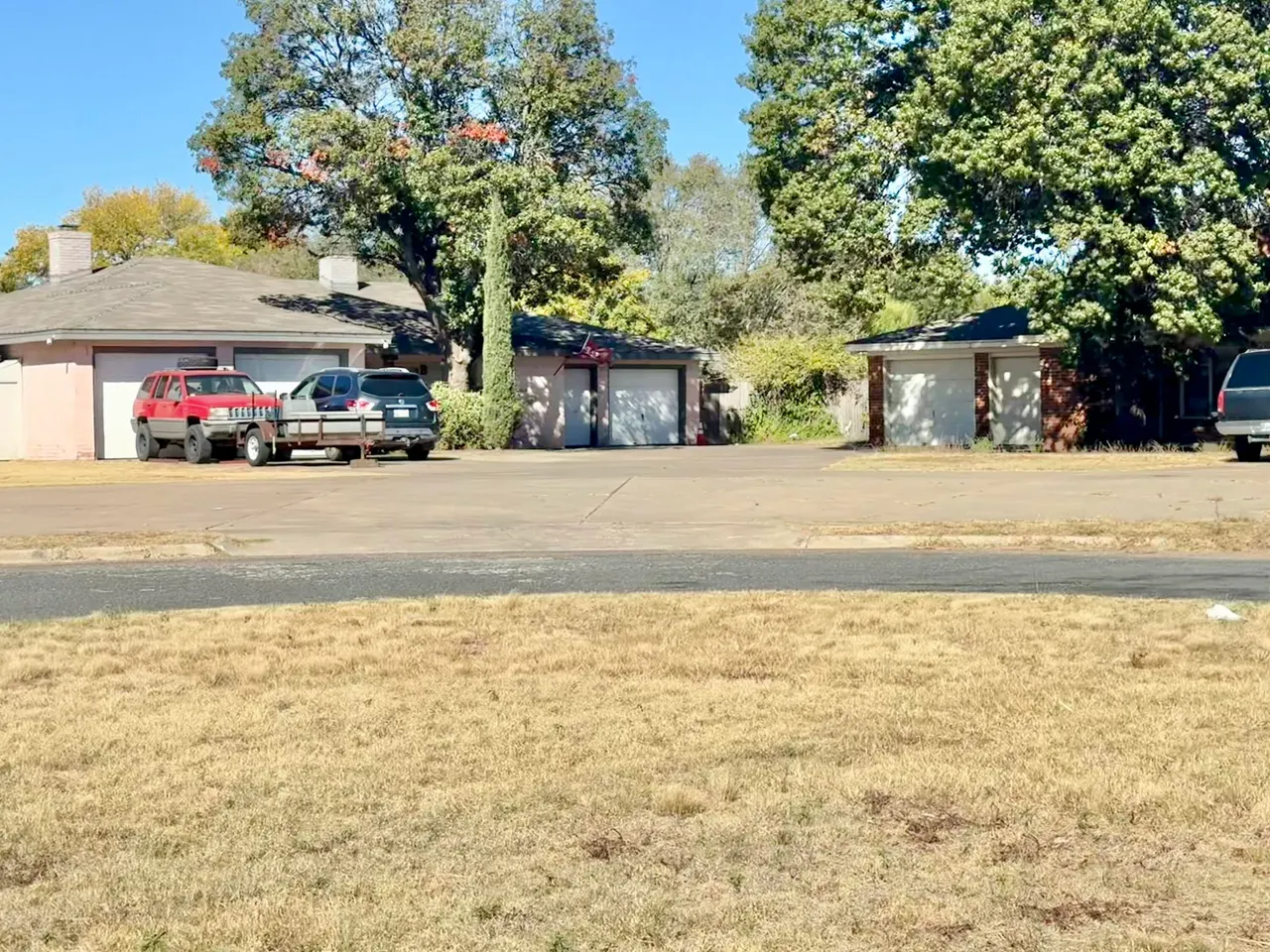 Photo 2 — 6304 Quaker Avenue, Lubbock, TX 79413