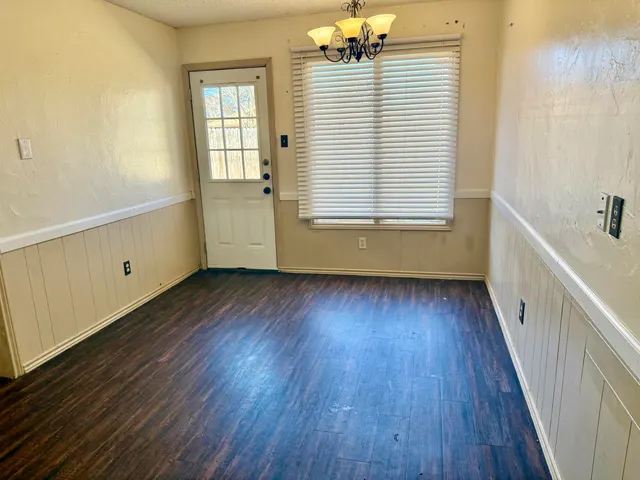 Photo 5 — 6304 Quaker Avenue, Lubbock, TX 79413