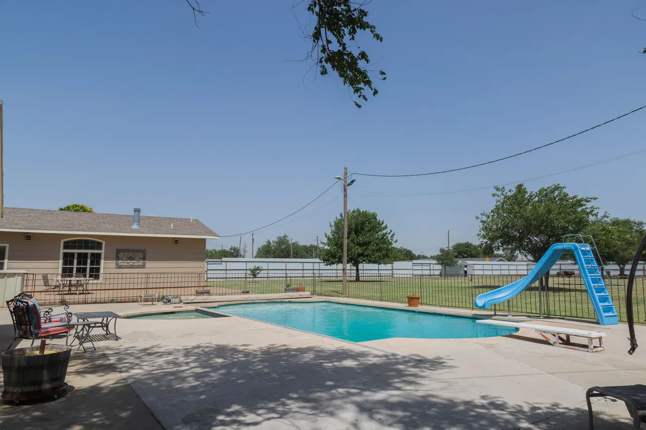 Photo 6 — 1308 W 24th Street, Plainview, TX 79072