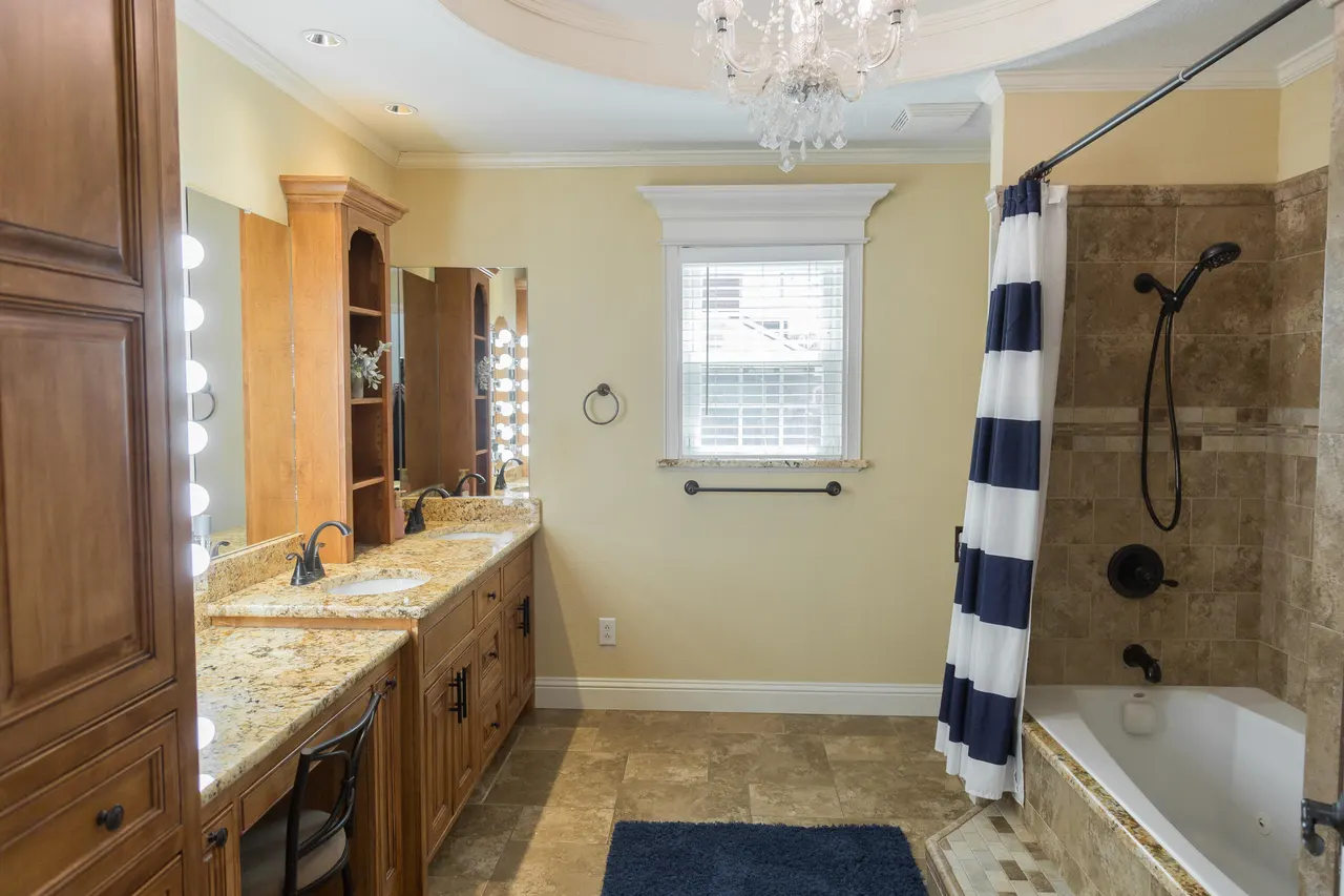 Photo 60 — 1308 W 24th Street, Plainview, TX 79072