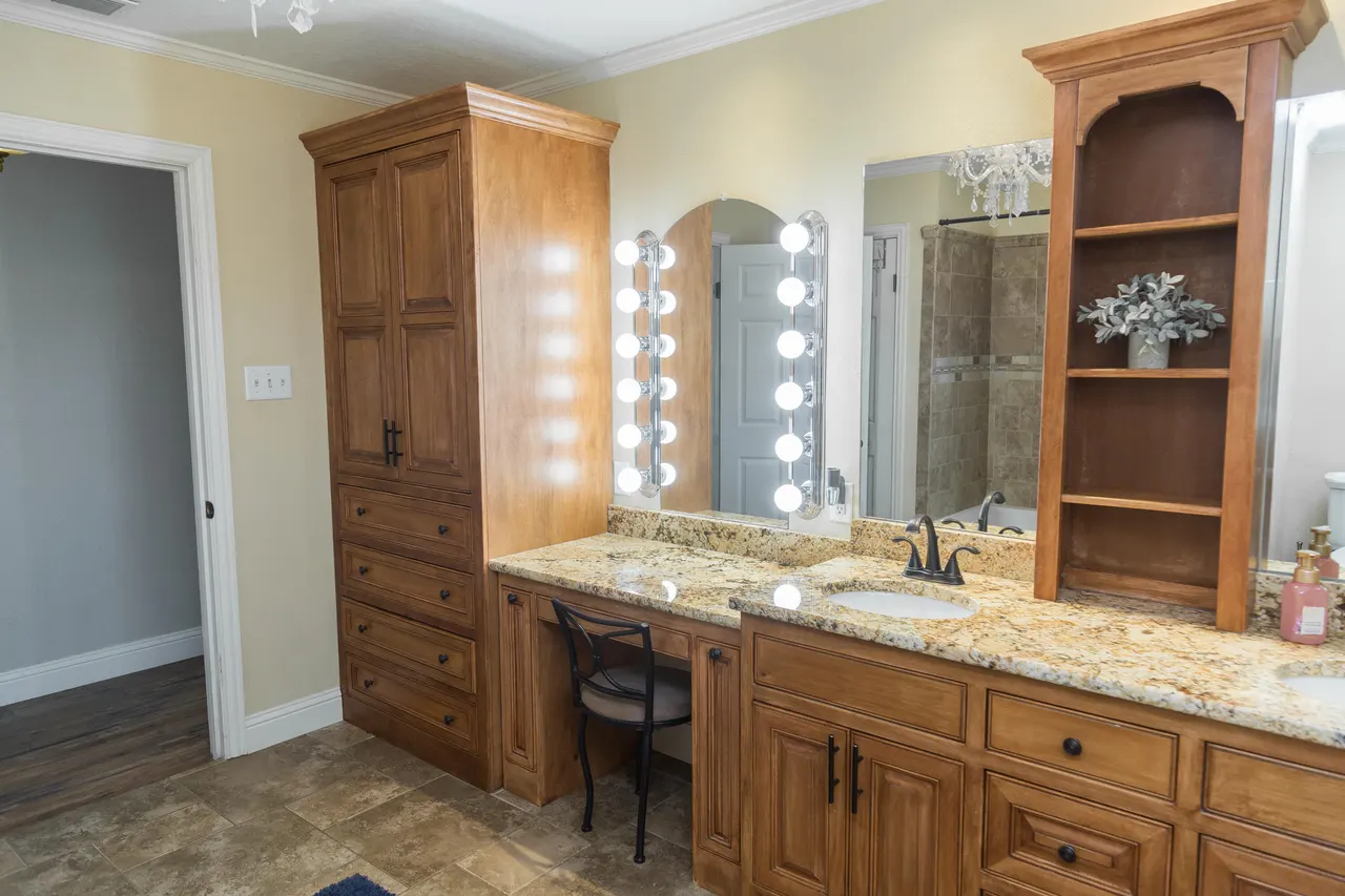 Photo 61 — 1308 W 24th Street, Plainview, TX 79072