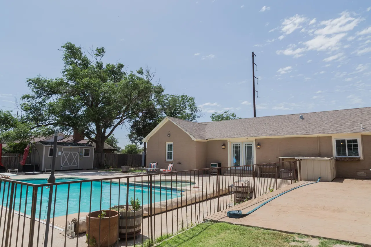 Photo 79 — 1308 W 24th Street, Plainview, TX 79072