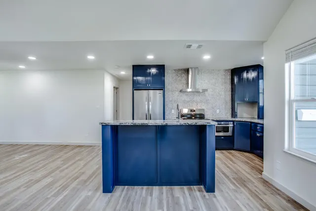 Photo 4 — 2415 22nd Street, Lubbock, TX 79411