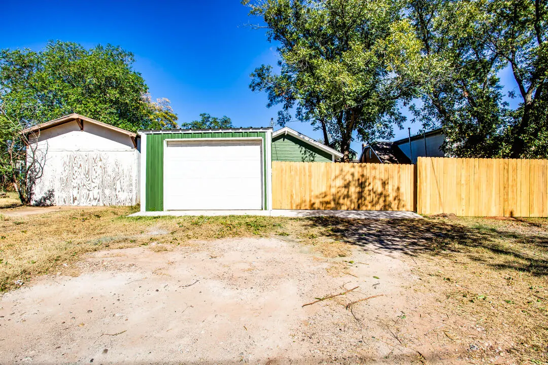 Photo 24 — 2415 22nd Street, Lubbock, TX 79411