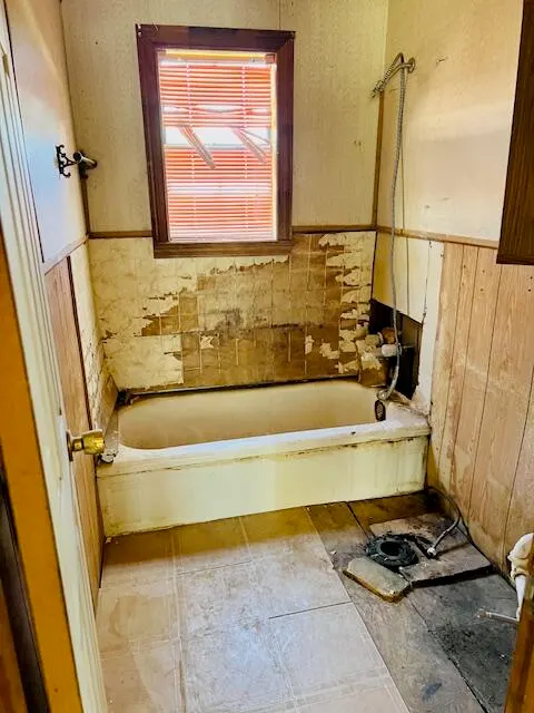 Photo 10 — 3605 Avenue F, Lubbock, TX 79404