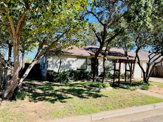 Photo 3 — 3605 Avenue F, Lubbock, TX 79404