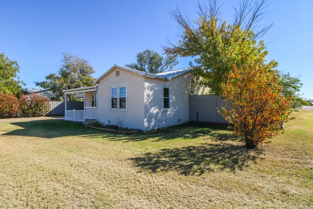 Photo 2 — 411 13th Street, Abernathy, TX 79311