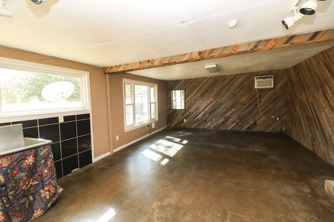 Photo 16 — 411 13th Street, Abernathy, TX 79311