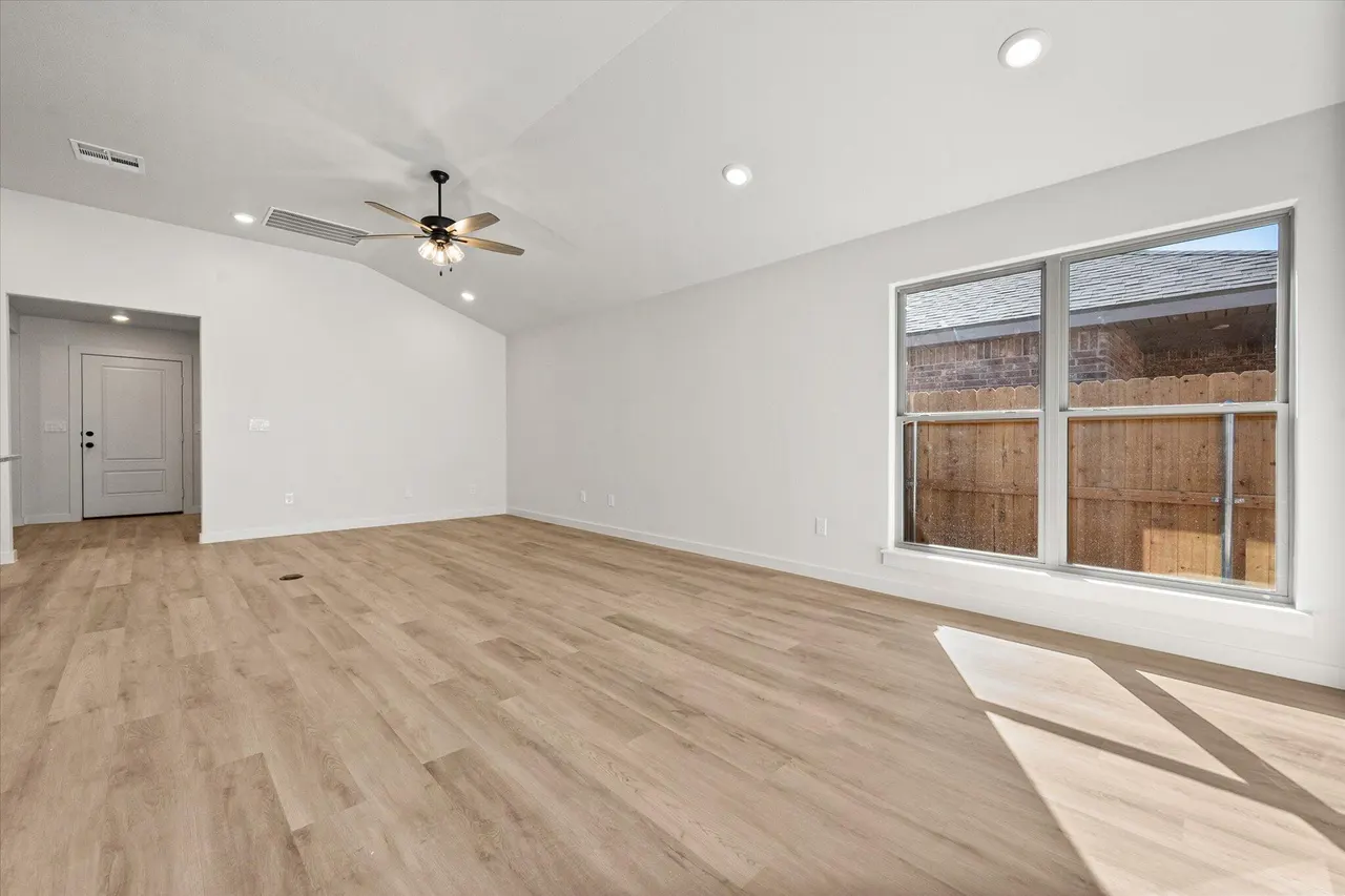 Photo 5 — 2011 Cottonwood Avenue, Wolfforth, TX 79382