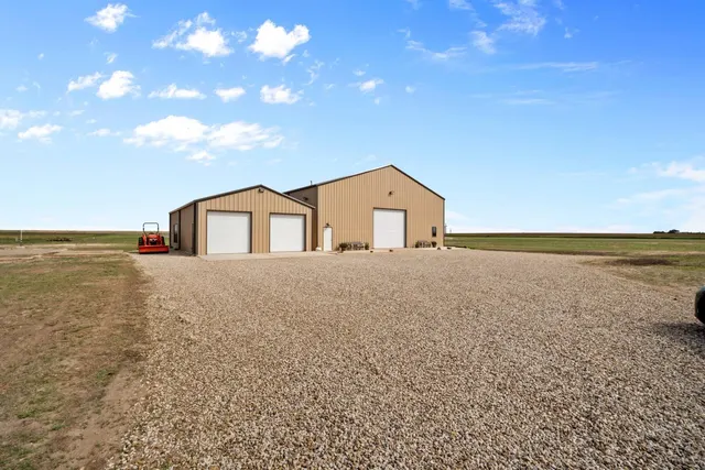 Photo 2 — 1384 County Road 211, Wilson, TX 79381