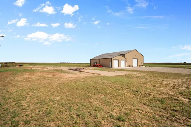 Photo 3 — 1384 County Road 211, Wilson, TX 79381