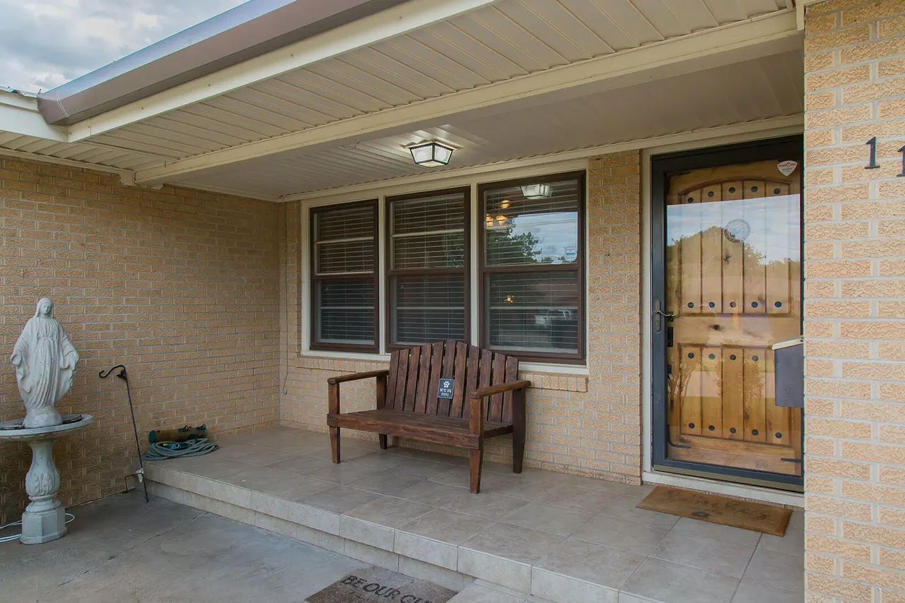 Photo 5 — 1107 Ennis Street, Plainview, TX 79072