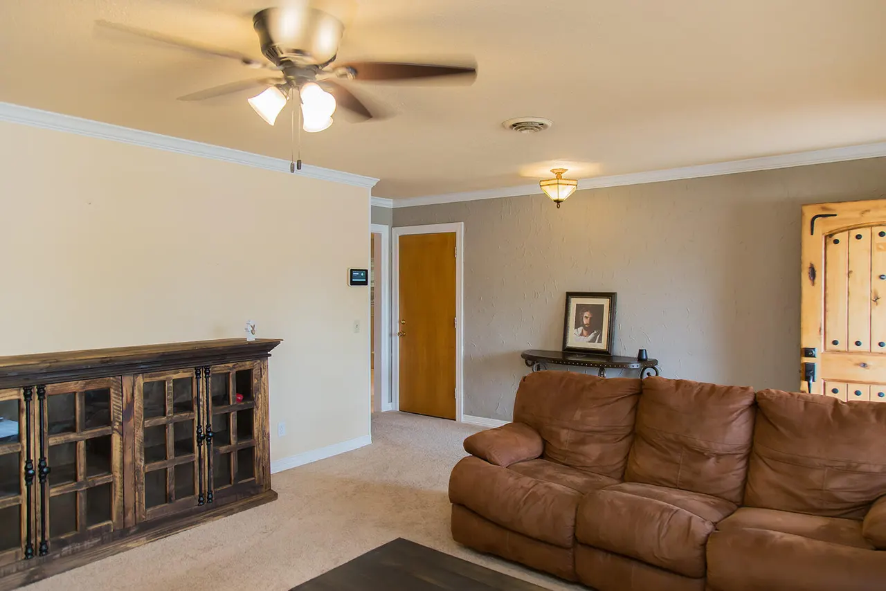 Photo 9 — 1107 Ennis Street, Plainview, TX 79072