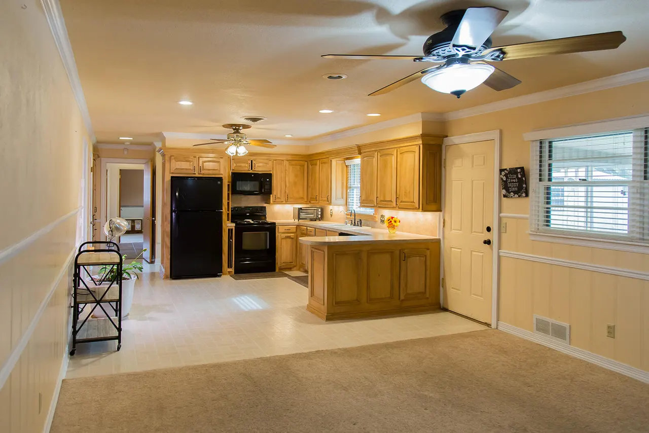 Photo 15 — 1107 Ennis Street, Plainview, TX 79072