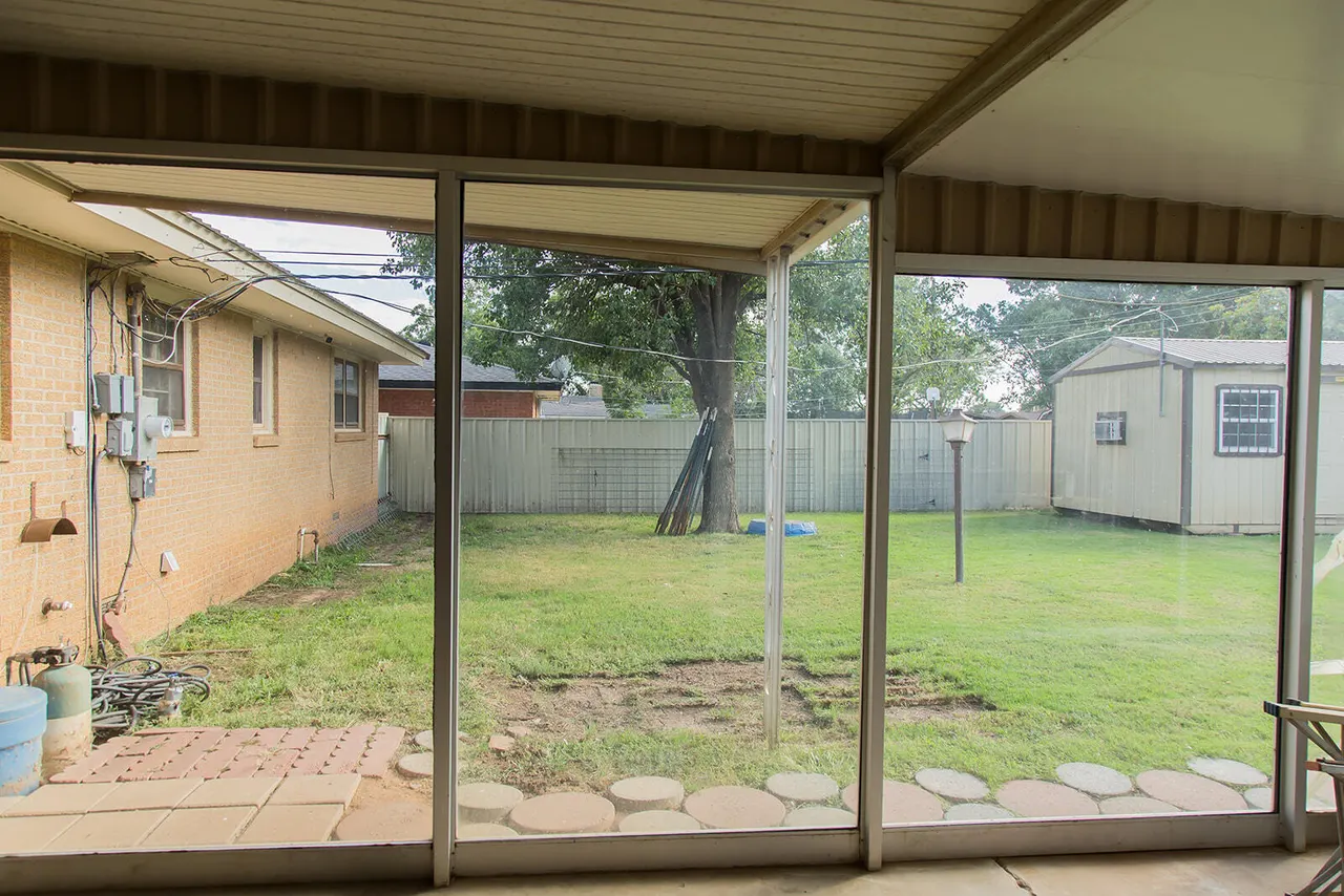 Photo 37 — 1107 Ennis Street, Plainview, TX 79072