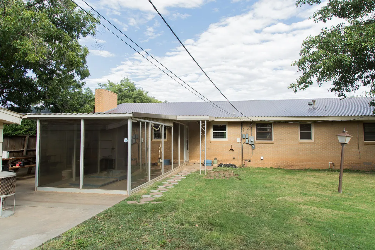 Photo 42 — 1107 Ennis Street, Plainview, TX 79072