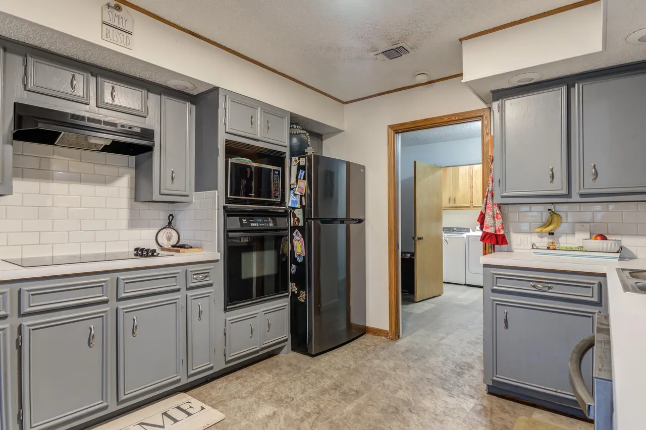 Photo 12 — 2507 N 3rd Street, Tahoka, TX 79373