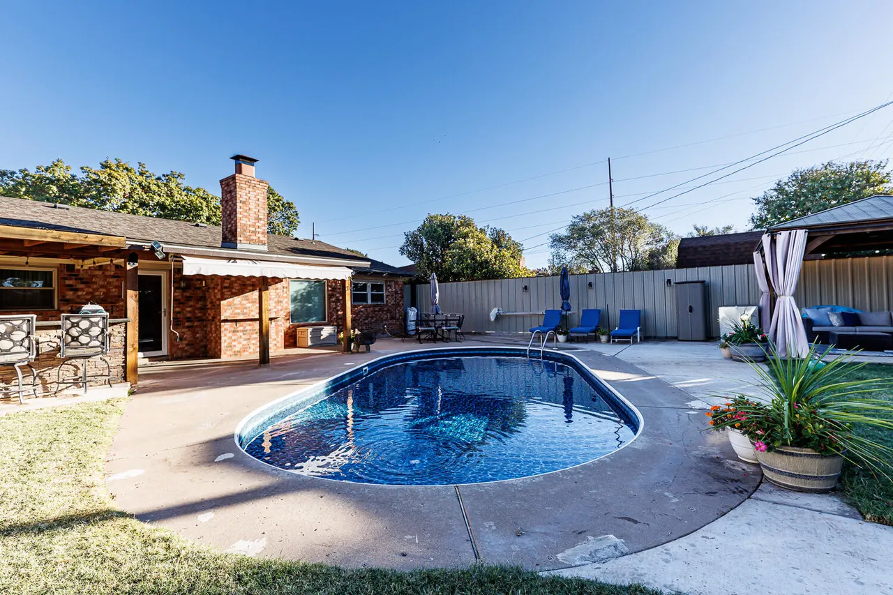 Photo 2 — 4807 59th Street, Lubbock, TX 79414