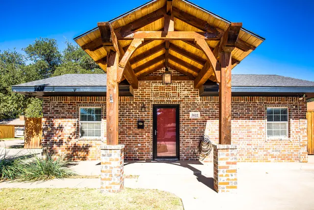 Photo 2 — 3622 31st Street, Lubbock, TX 79410