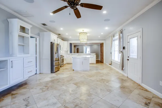Photo 5 — 3622 31st Street, Lubbock, TX 79410