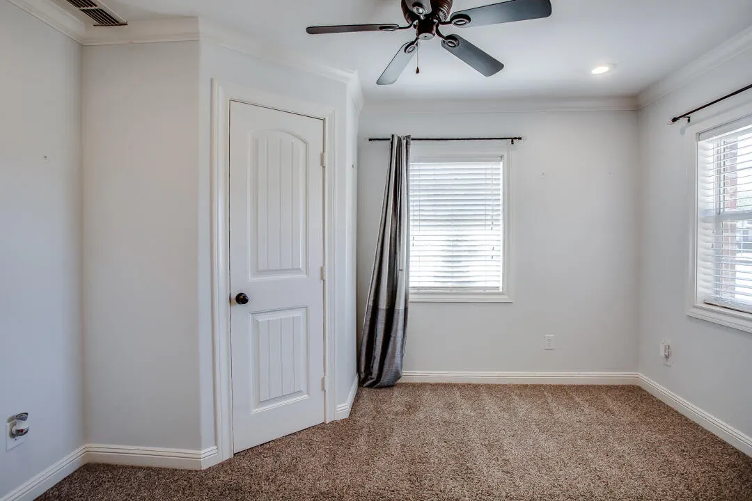 Photo 14 — 3622 31st Street, Lubbock, TX 79410