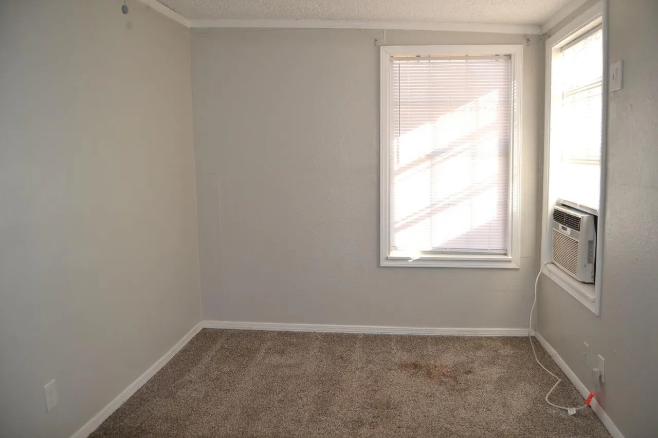 Photo 12 — 1915 26th Street, Lubbock, TX 79411