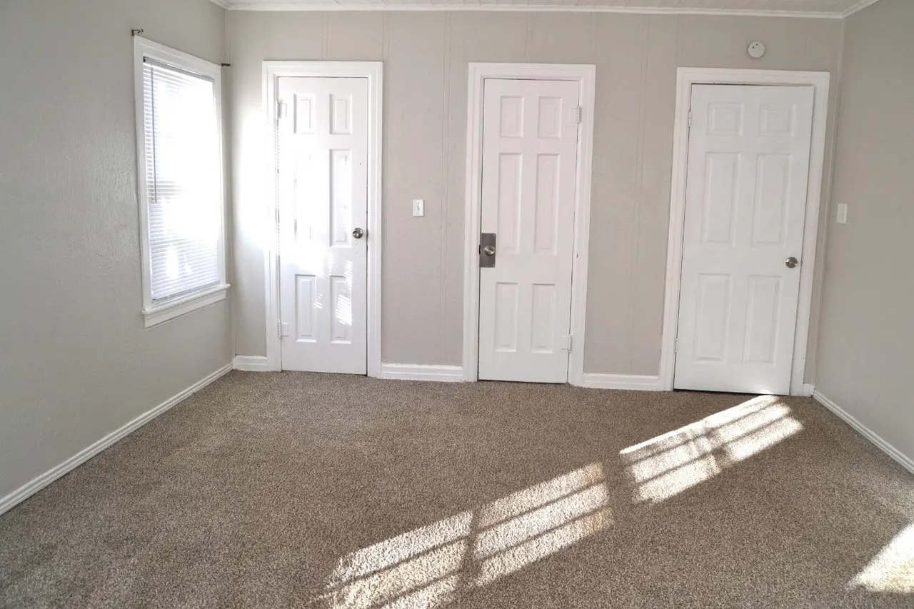 Photo 17 — 1915 26th Street, Lubbock, TX 79411