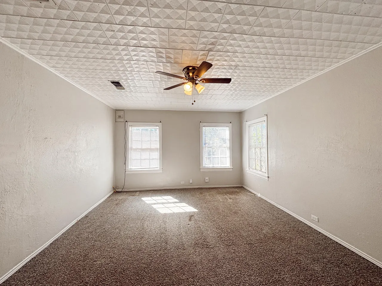 Photo 14 — 1915 26th Street, Lubbock, TX 79411