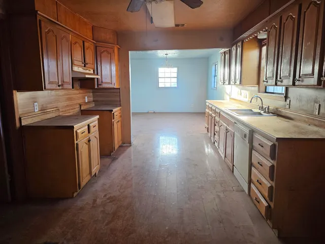 Photo 7 — 320 77th Street, Lubbock, TX 79404