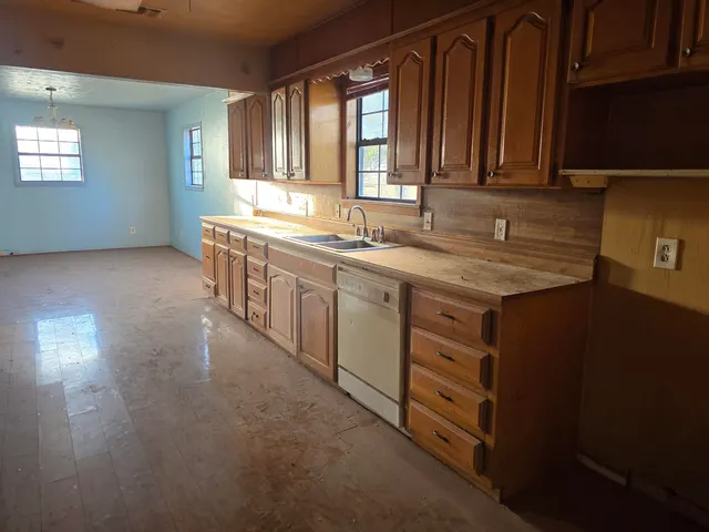 Photo 8 — 320 77th Street, Lubbock, TX 79404