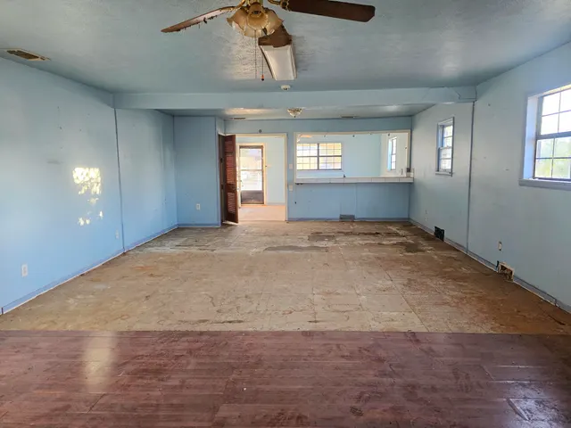 Photo 6 — 320 77th Street, Lubbock, TX 79404