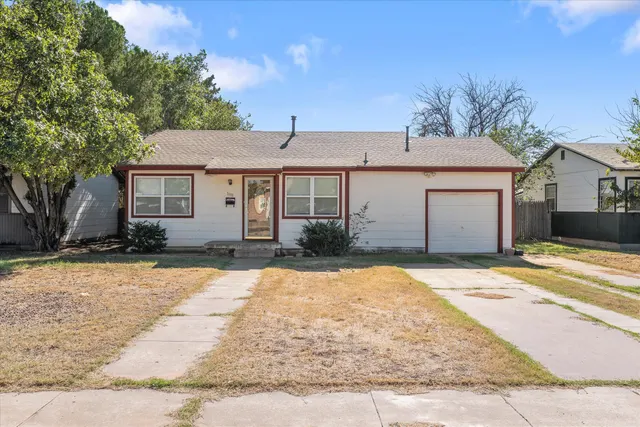 Front exterior — 2009 65th Street, Lubbock, TX 79412