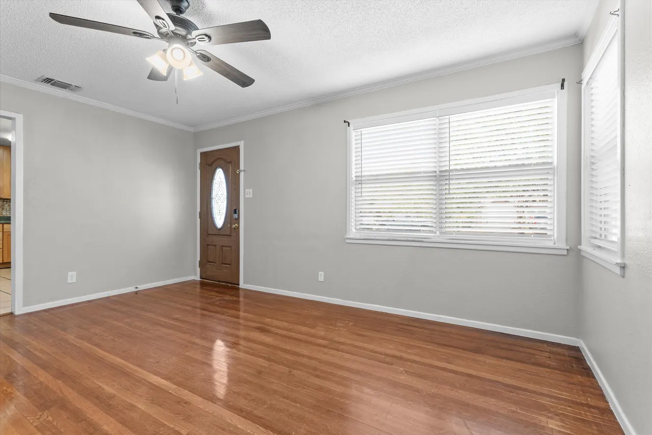 Photo 4 — 2009 65th Street, Lubbock, TX 79412
