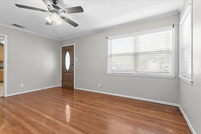 Photo 4 — 2009 65th Street, Lubbock, TX 79412