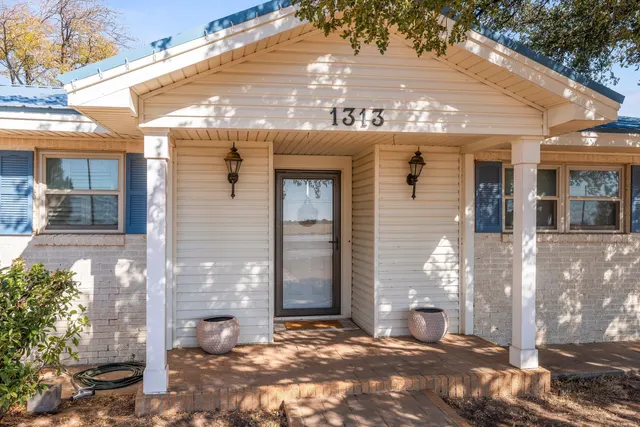 Photo 3 — 1313 US-82, Crosbyton, TX 79322