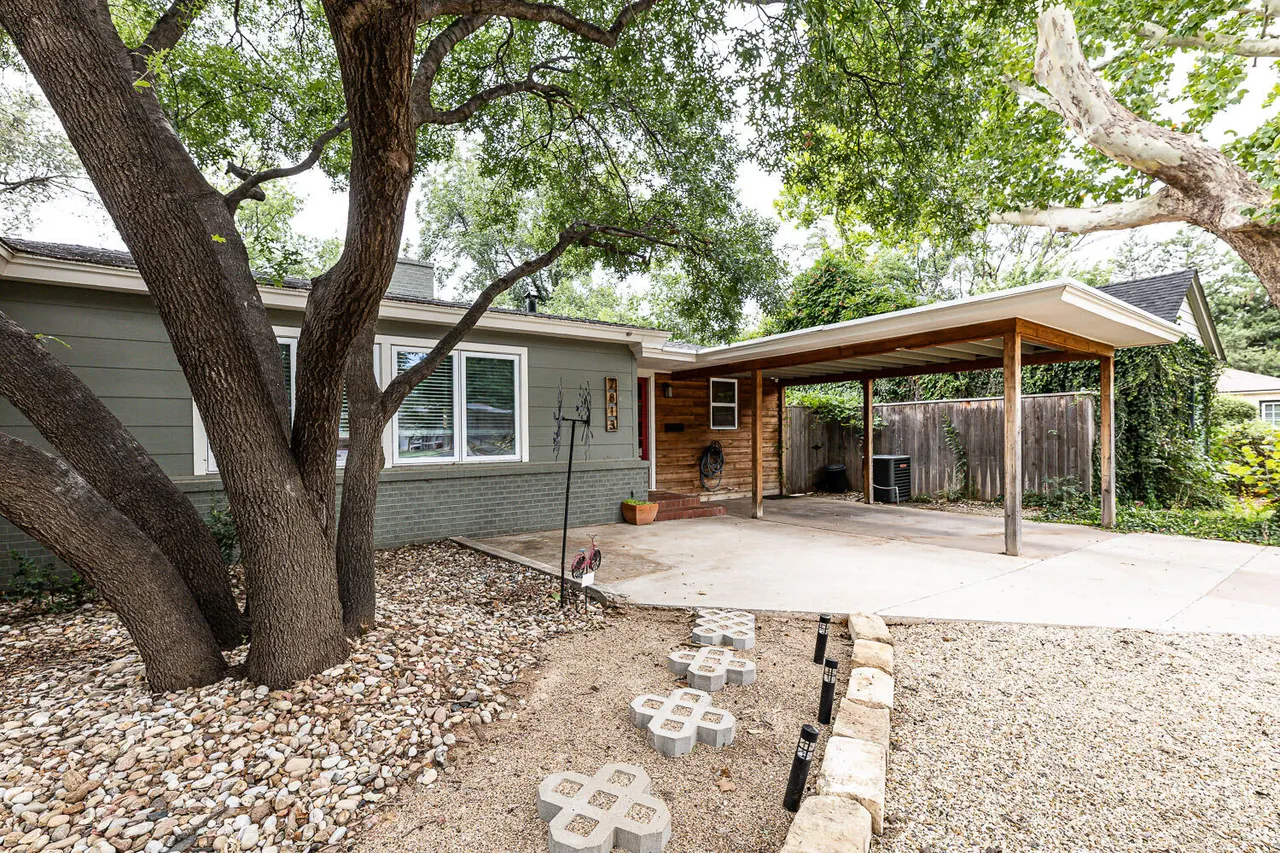 Photo 3 — 2813 22nd Street, Lubbock, TX 79410