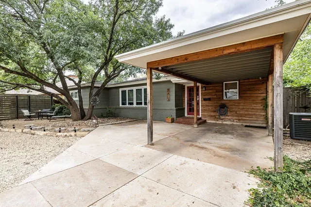 Photo 6 — 2813 22nd Street, Lubbock, TX 79410