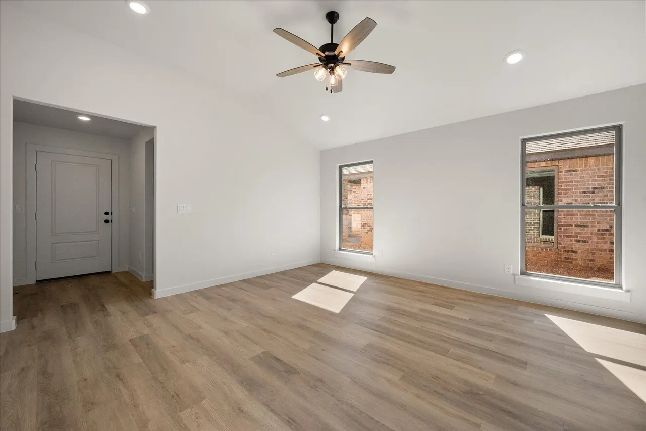 Photo 5 — 2015 Cottonwood Avenue, Wolfforth, TX 79382