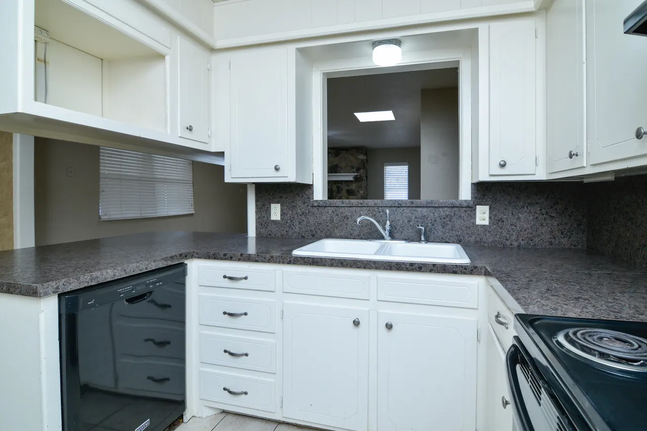 Photo 12 — 801 13th Street, Shallowater, TX 79363