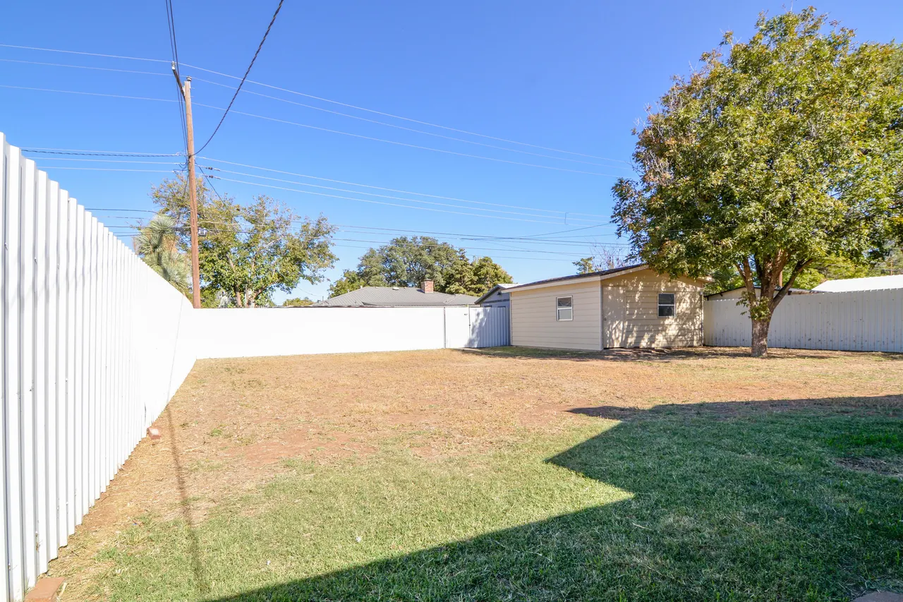 Photo 38 — 801 13th Street, Shallowater, TX 79363