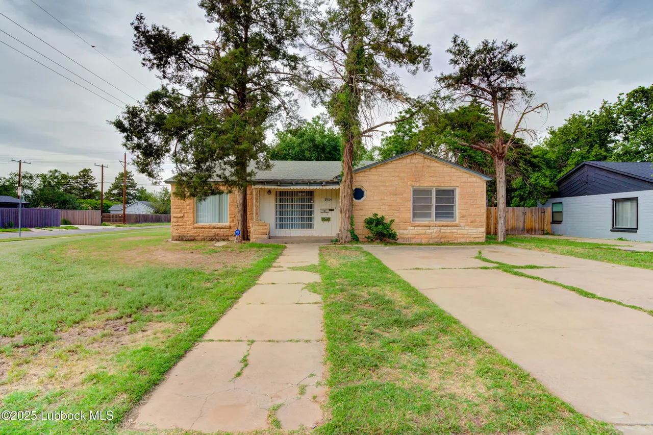 Photo 2 — 2624 32nd Street, Lubbock, TX 79410