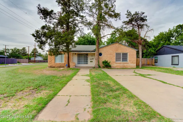 Photo 2 — 2624 32nd Street, Lubbock, TX 79410