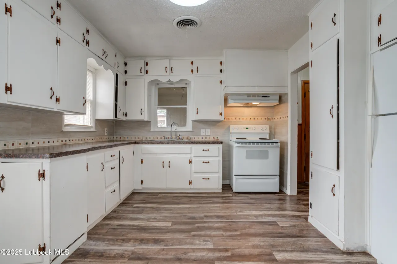 Photo 12 — 2624 32nd Street, Lubbock, TX 79410