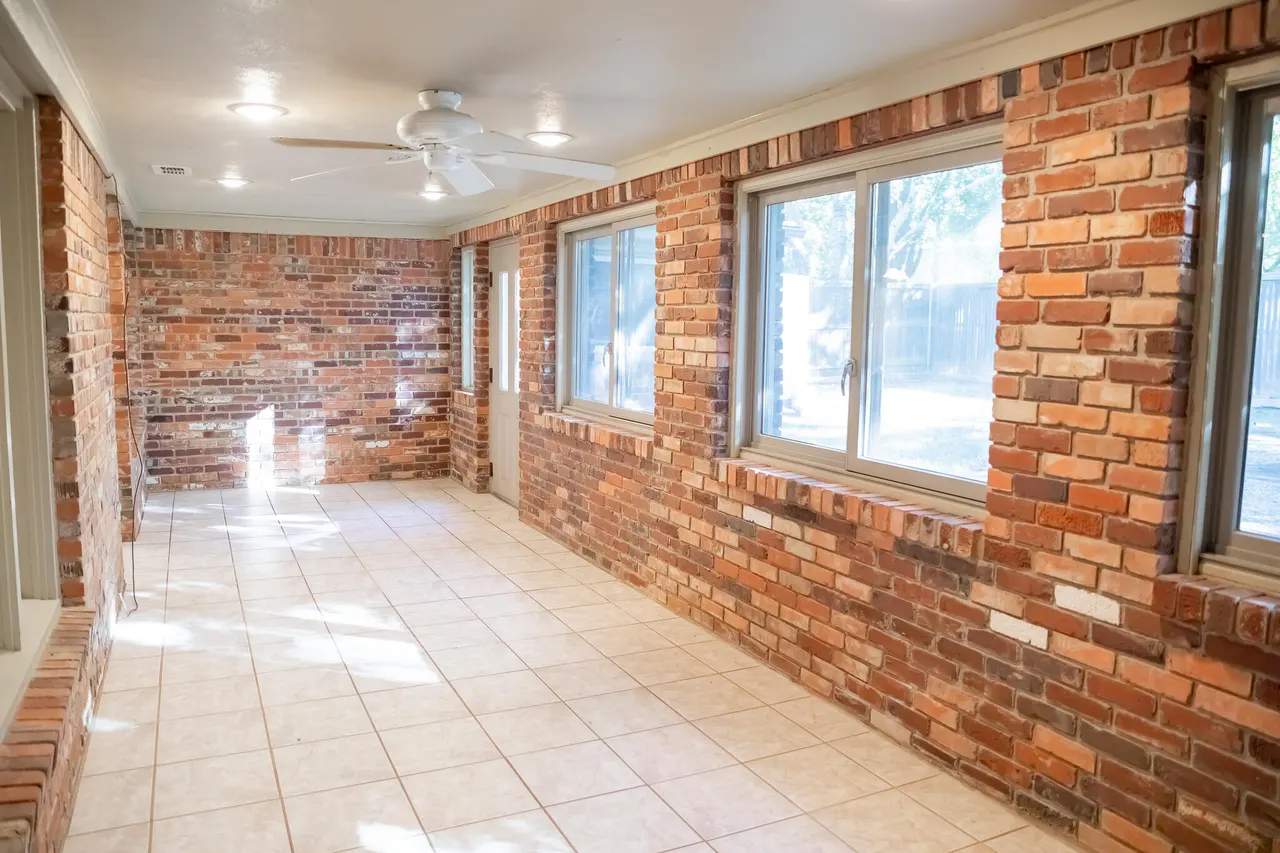 Photo 11 — 6607 Peoria Avenue, Lubbock, TX 79413