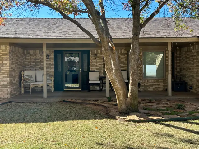 Photo 3 — 2036 Longhorn Drive, Levelland, TX 79336