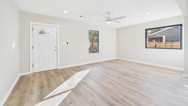 Photo 4 — 2112 31st Street, Lubbock, TX 79411