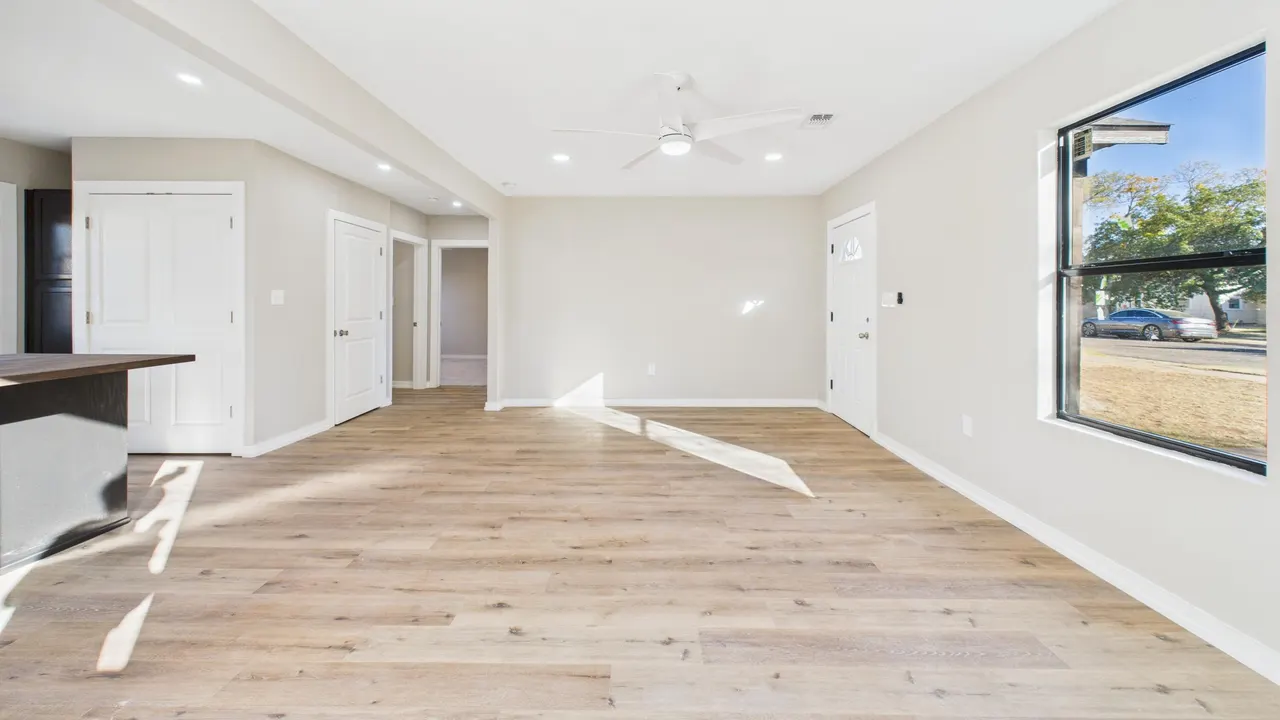 Photo 6 — 2112 31st Street, Lubbock, TX 79411