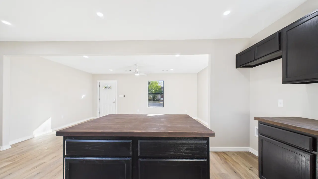 Photo 15 — 2112 31st Street, Lubbock, TX 79411